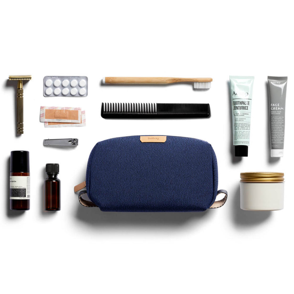 
                      
                        Bellroy Washbag Dopp Kit blue ink
                      
                    