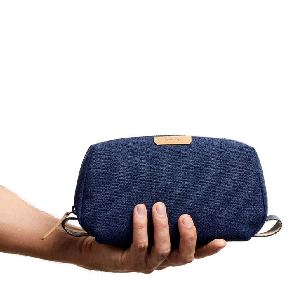 
                      
                        Bellroy Washbag Dopp Kit blue ink
                      
                    