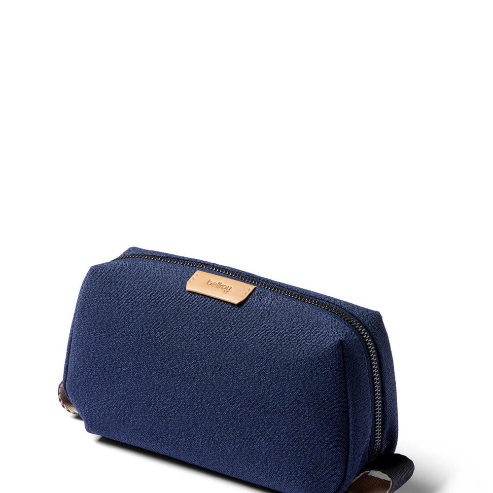 
                      
                        Bellroy Washbag Dopp Kit blue ink
                      
                    