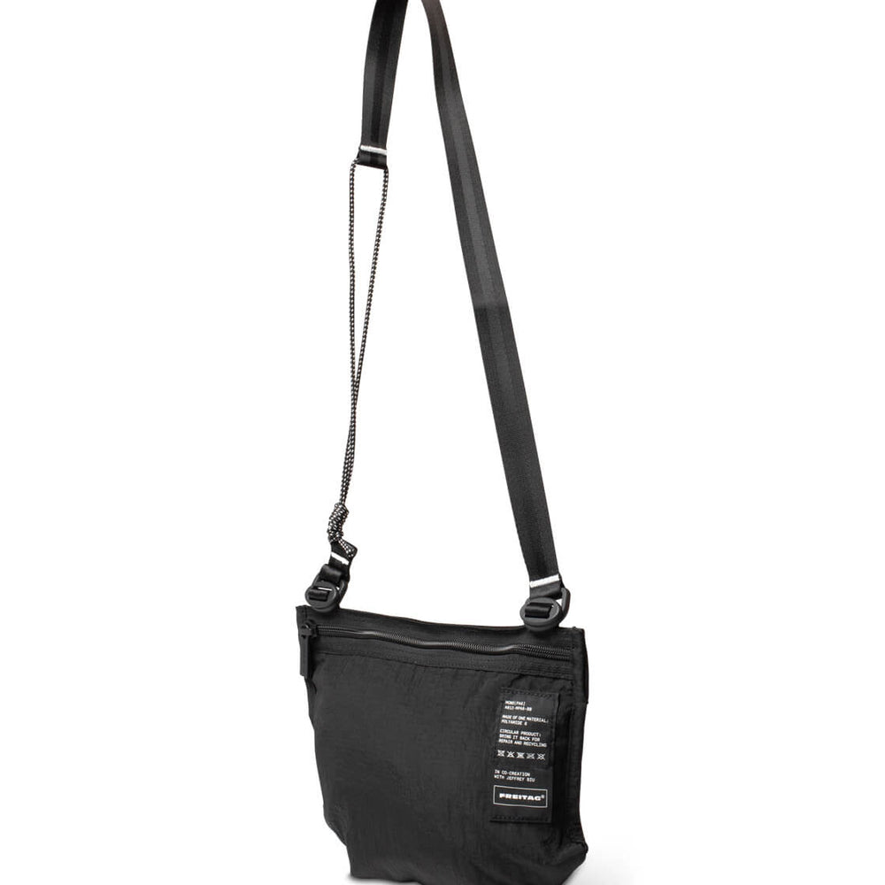 
                      
                        Freitag Bag Musette Mono PA6 Circular black
                      
                    