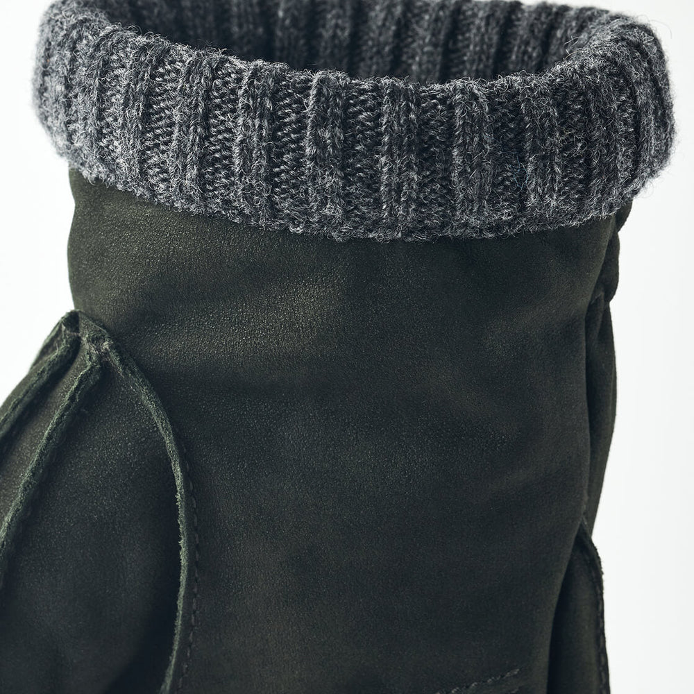 
                      
                        Hestra Gloves Joar Nubuck green dark olive
                      
                    