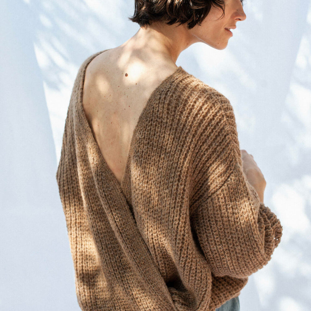 
                      
                        Jungle Folk W Cardigan Vega brown camel undyed
                      
                    