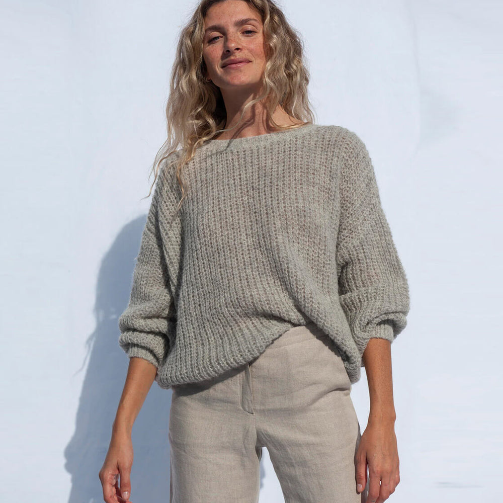 
                      
                        Jungle Folk W Cardigan Vega grey light undyed
                      
                    