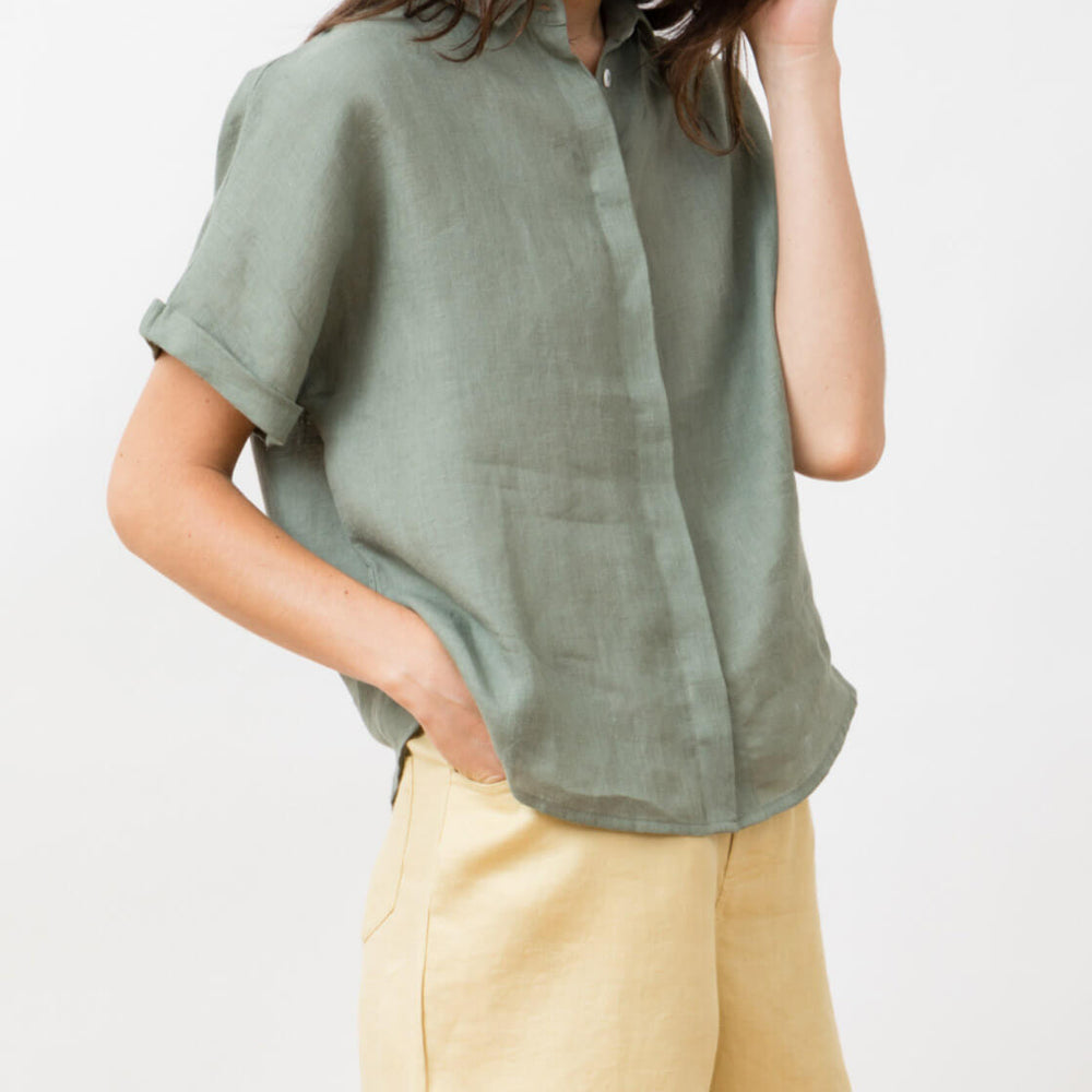 
                      
                        Jungle Folk W Shirt Tona green almond
                      
                    