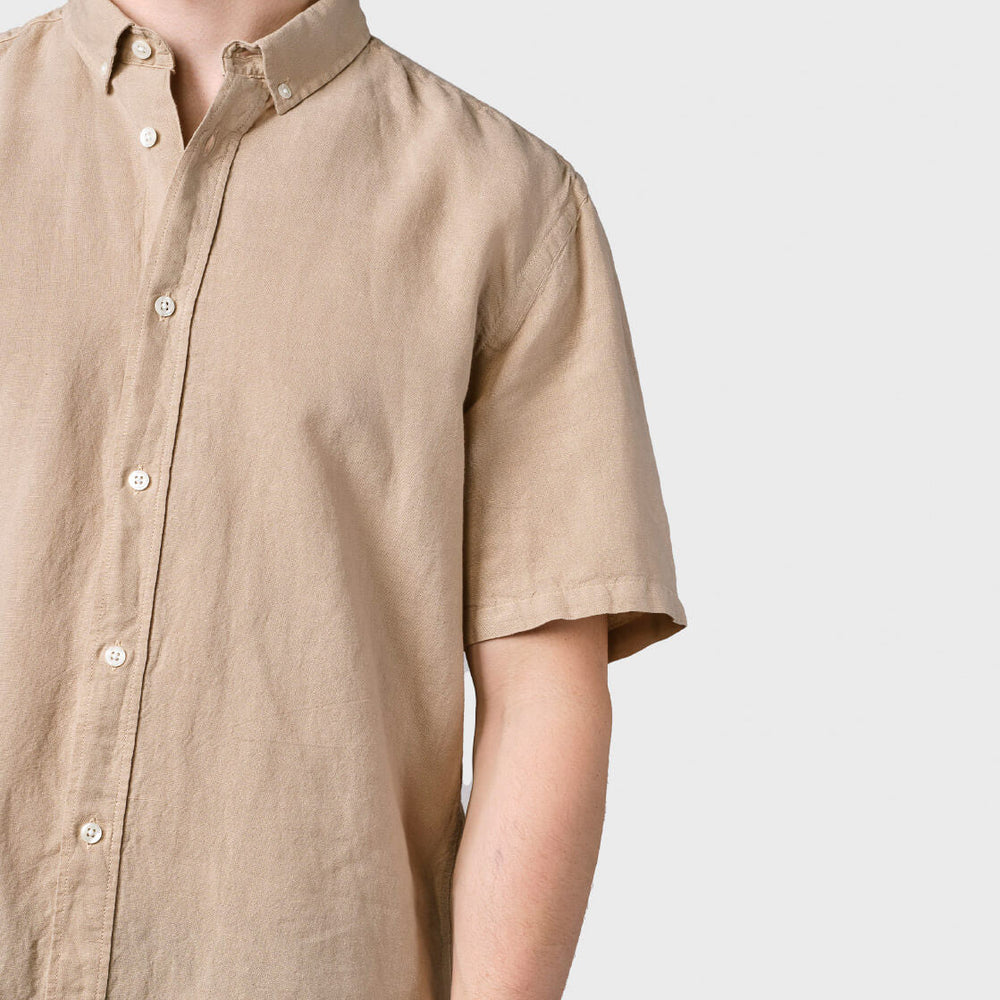 
                      
                        Klitmoller Shirt SS Mikkel Linen beige sand
                      
                    