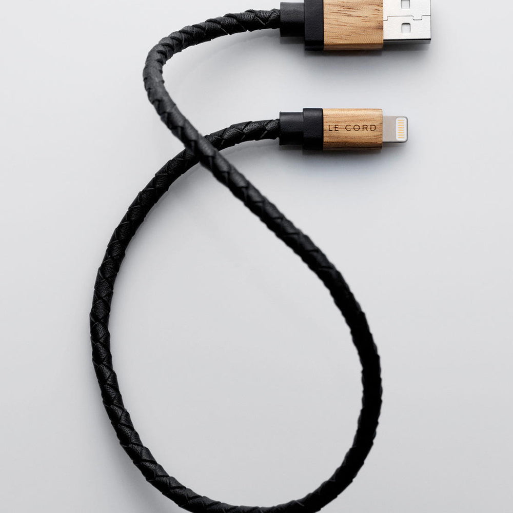
                      
                        Le Cord Charge and Sync Cable black leather/light wood
                      
                    