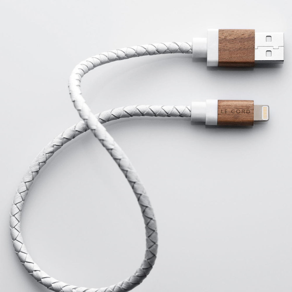 
                      
                        Le Cord Charge and Sync Cable white leather/dark wood
                      
                    