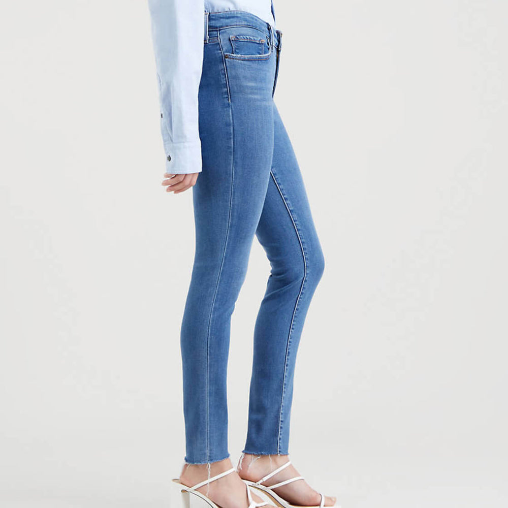 
                      
                        Levis W Jeans 711 Skinny blue bogota fly
                      
                    