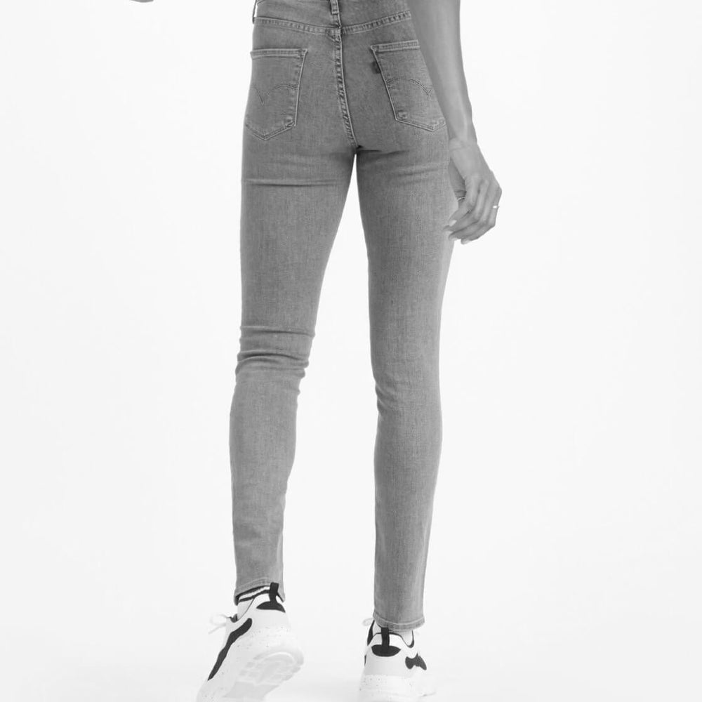 
                      
                        Levis W Jeans 721 High Rise Skinny black
                      
                    