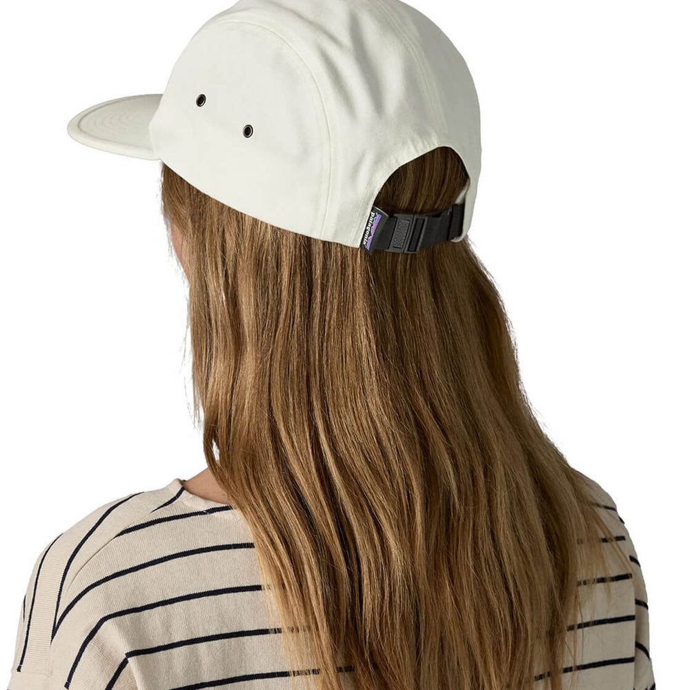 
                      
                        Patagonia 5 Panel Maclure Graphic Peace Seeds white birch
                      
                    