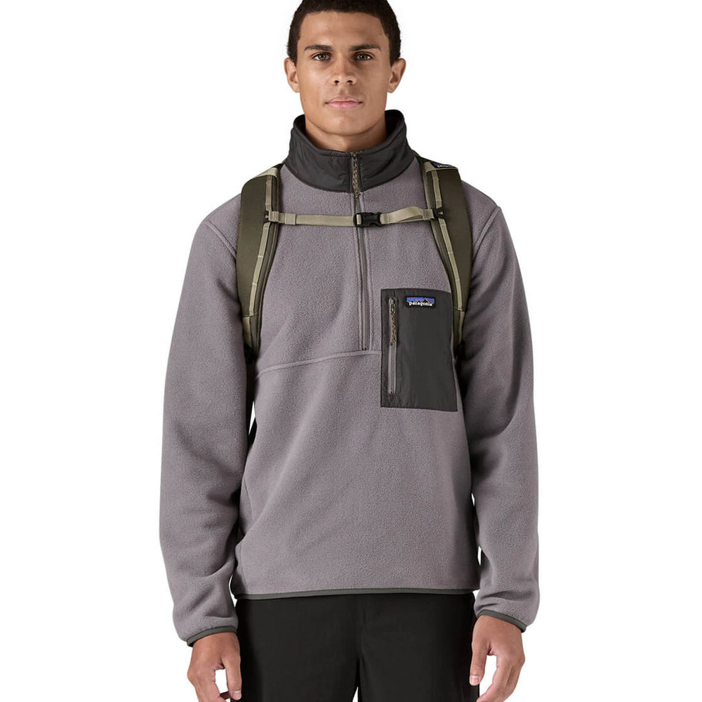 
                      
                        Patagonia Backpack Pack MD Black Hole green basin
                      
                    