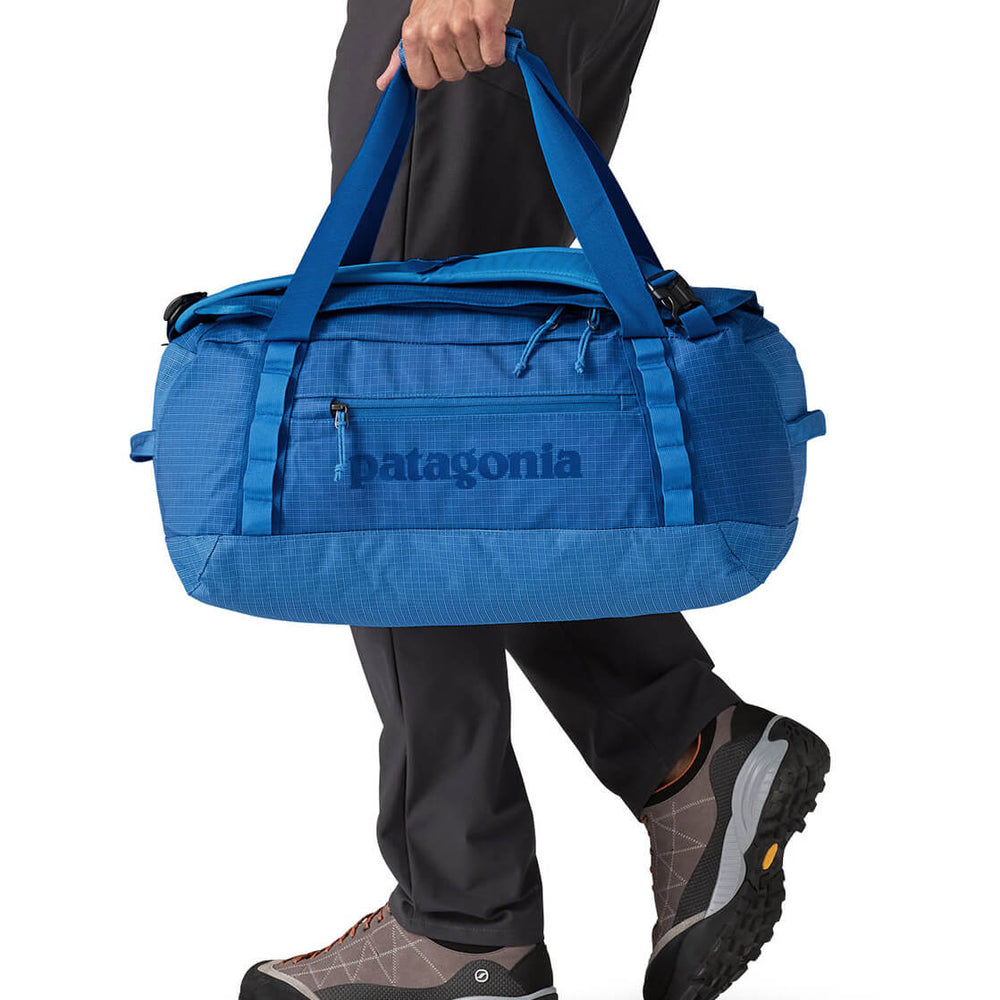 
                      
                        Patagonia Duffel Bag SM Black Hole blue endless
                      
                    