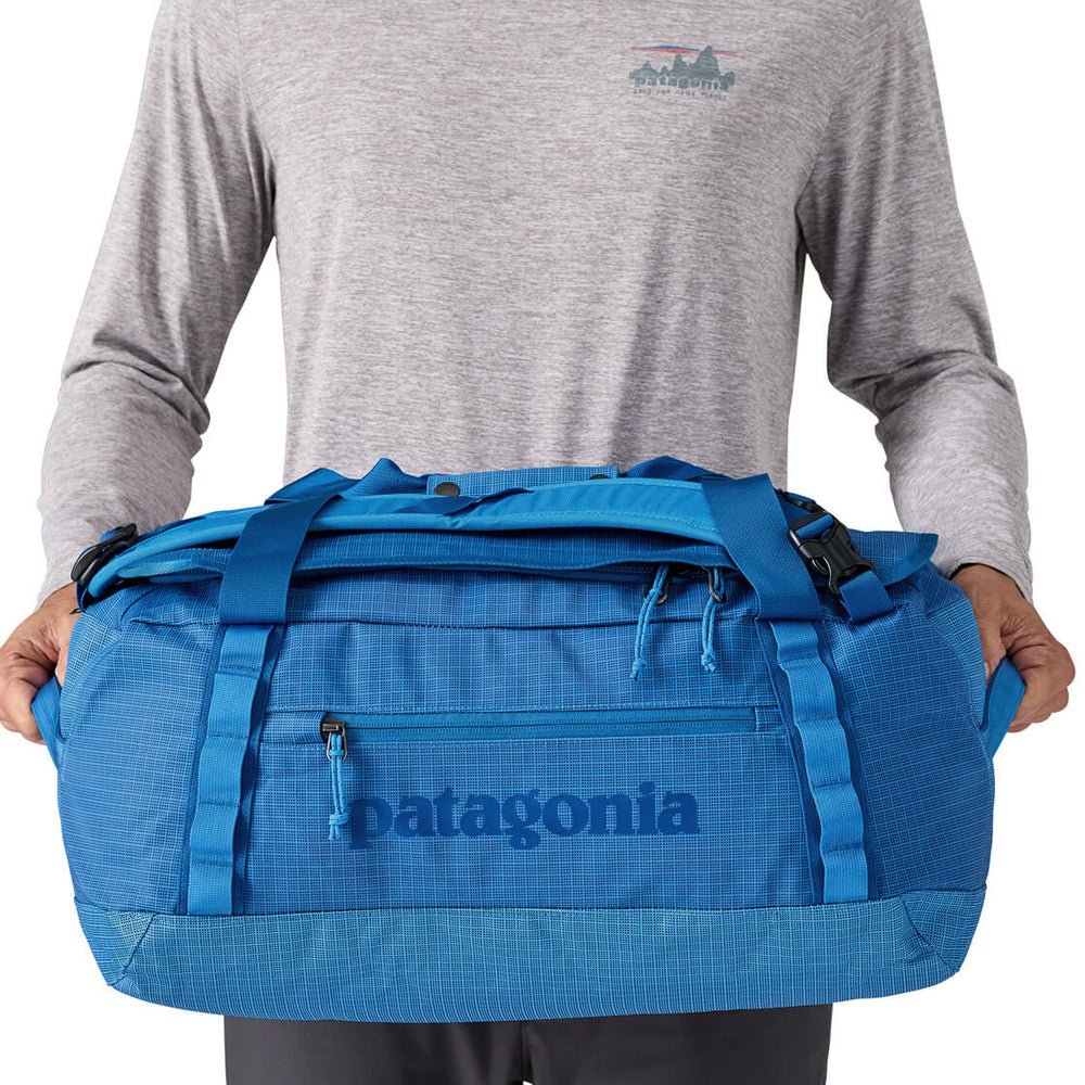 
                      
                        Patagonia Duffel Bag SM Black Hole blue endless
                      
                    