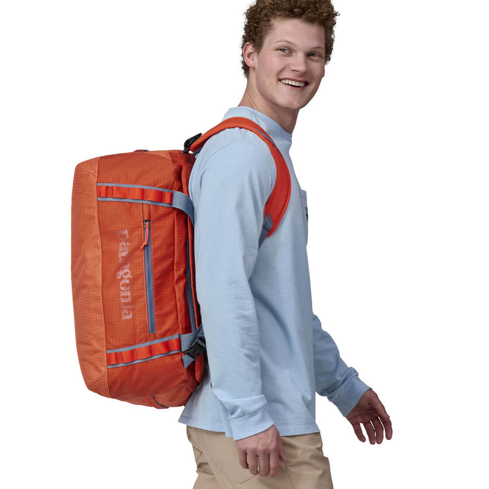 Patagonia Duffel Bag SM Black Hole red pimento
