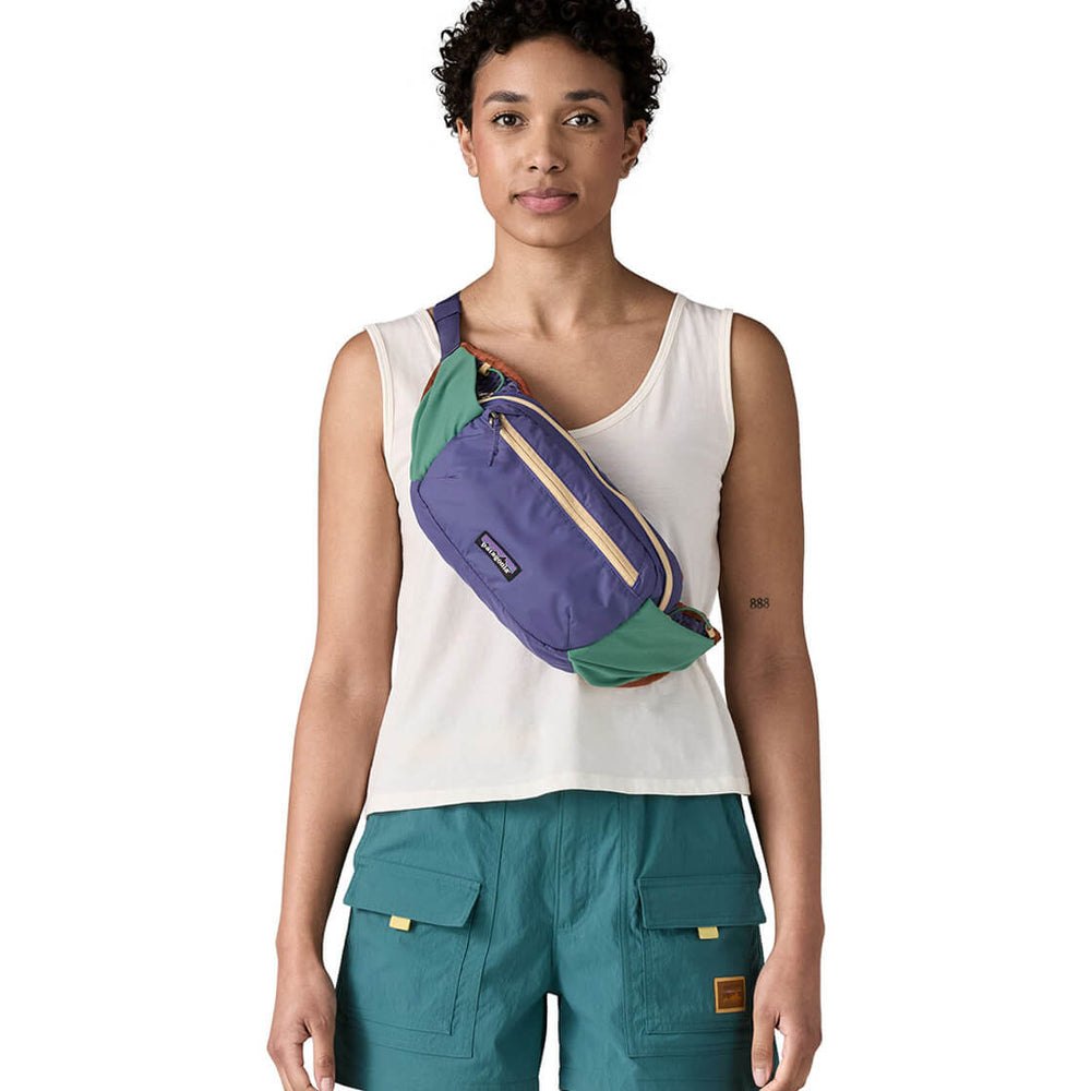 
                      
                        Patagonia Hip Pack Terravia purple solstice
                      
                    