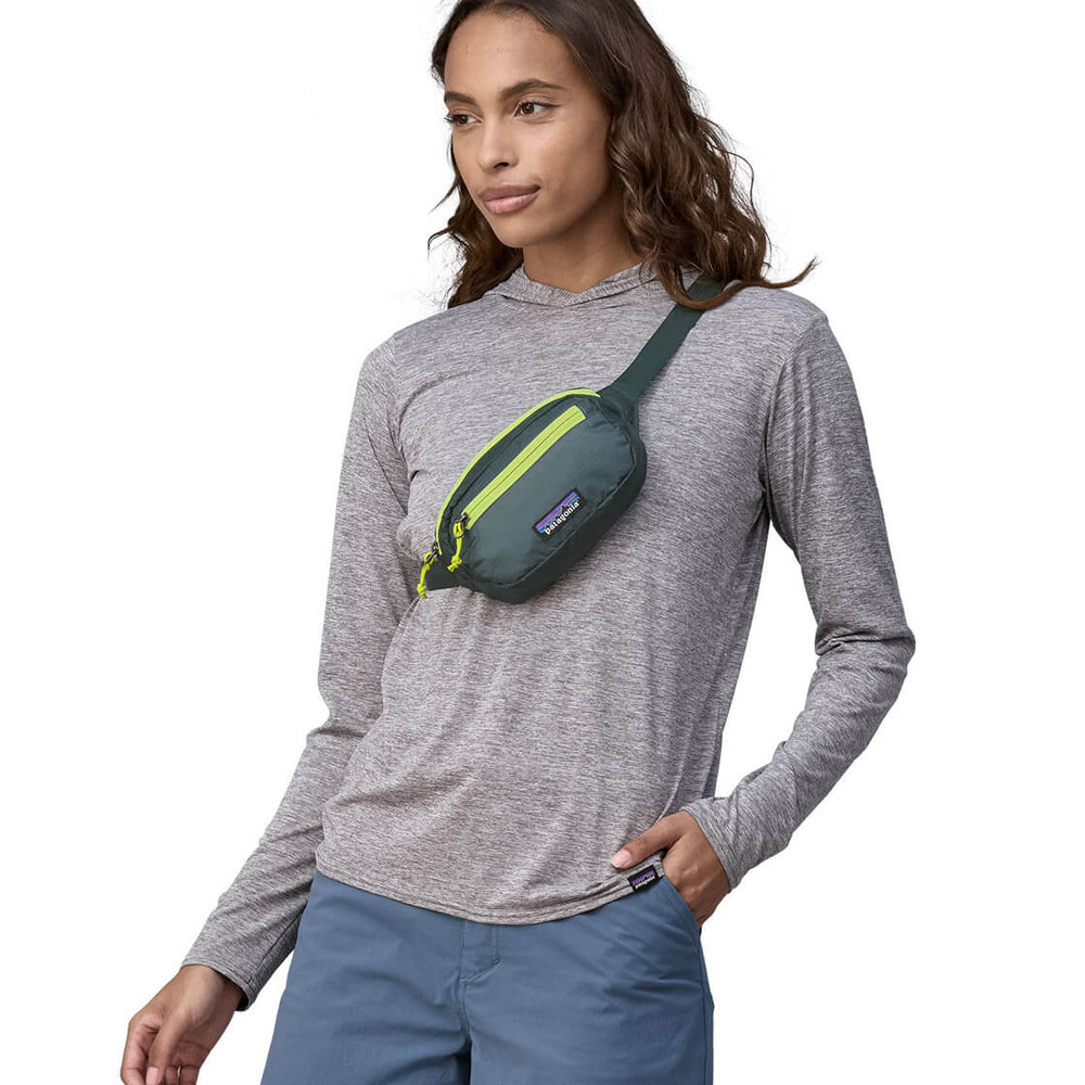 Patagonia Mini Hip Pack Ultralight Black Hole green nouveau