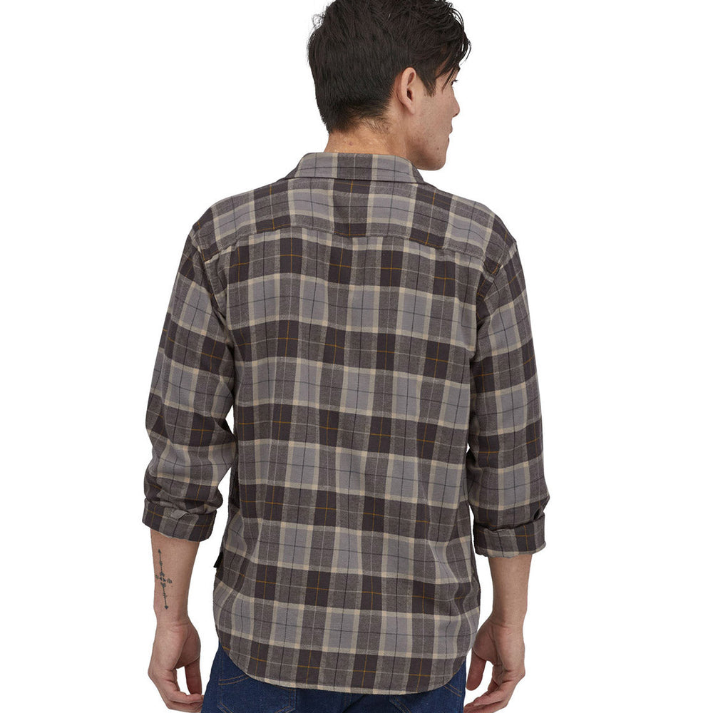 
                      
                        Patagonia Shirt Fjord Flannel beige beach plaid/forge grey
                      
                    