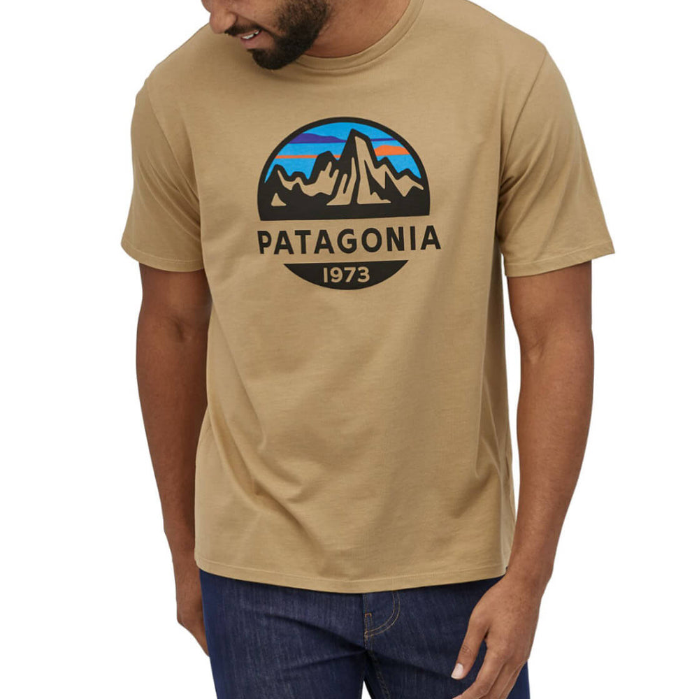 
                      
                        Patagonia T-Shirt Fitz Roy Scope brown classic tan
                      
                    