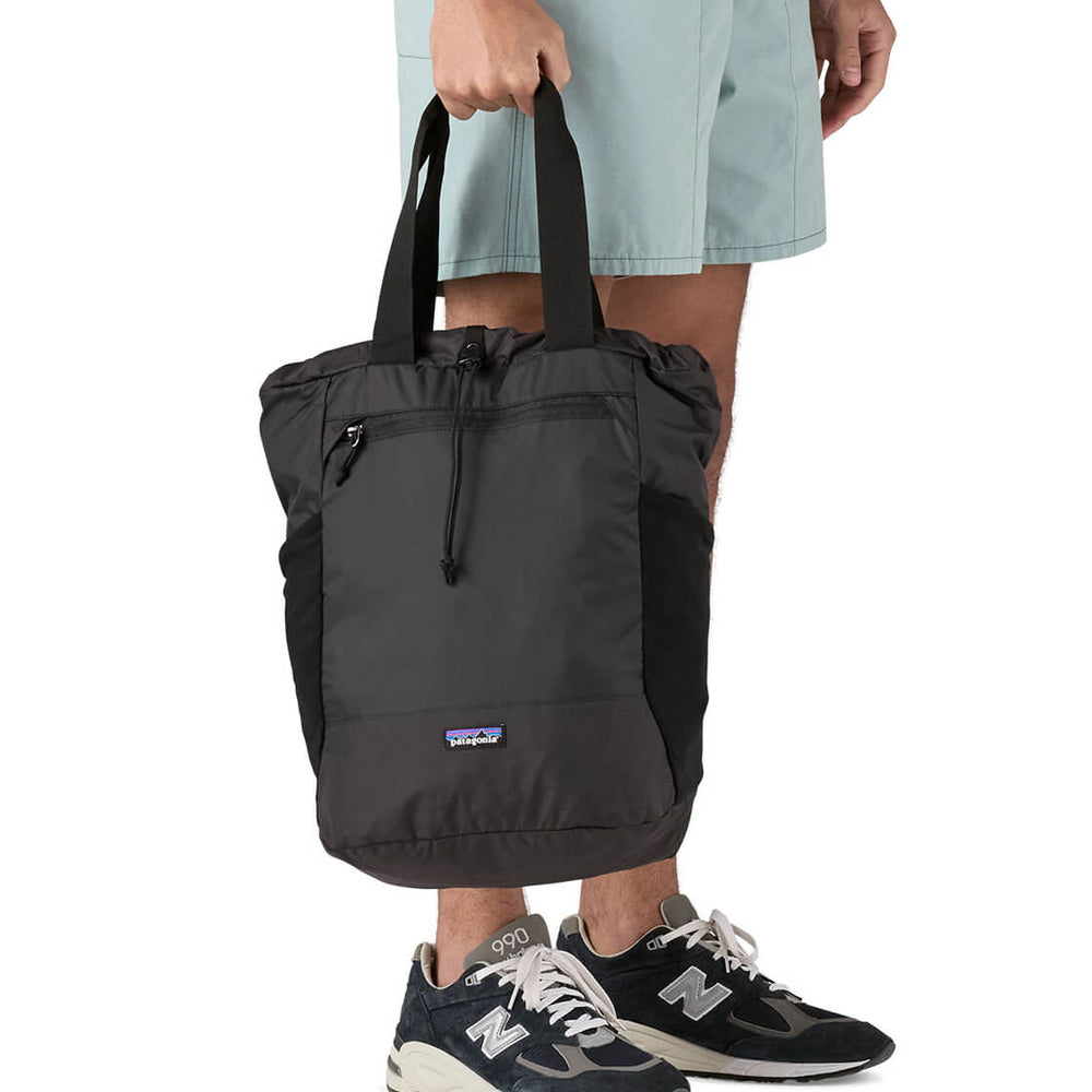 
                      
                        Patagonia Tote Pack Terravia black
                      
                    