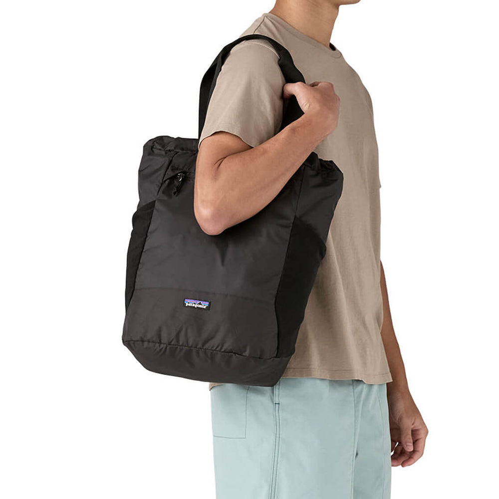 
                      
                        Patagonia Tote Pack Terravia black
                      
                    