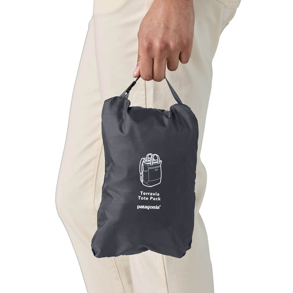 
                      
                        Patagonia Tote Pack Terravia blue smolder
                      
                    