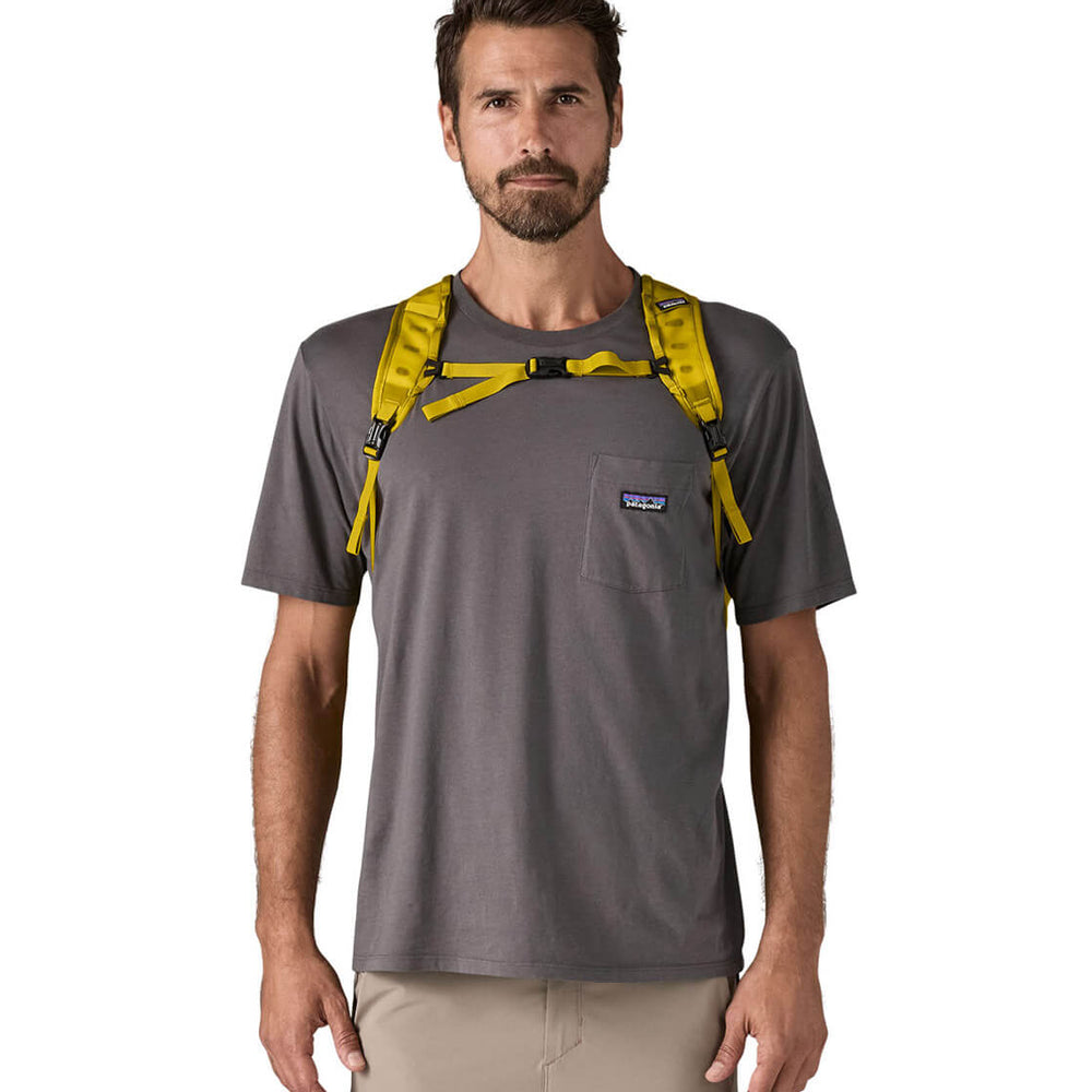 
                      
                        Patagonia Tote Pack Terravia green graze
                      
                    