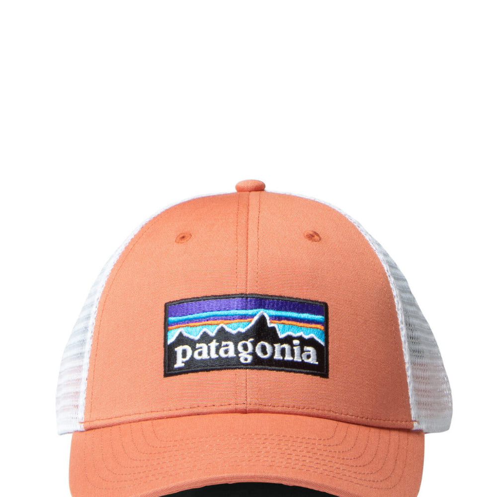 
                      
                        Patagonia Trucker P-6 Logo Lo Pro orange quartz coral
                      
                    