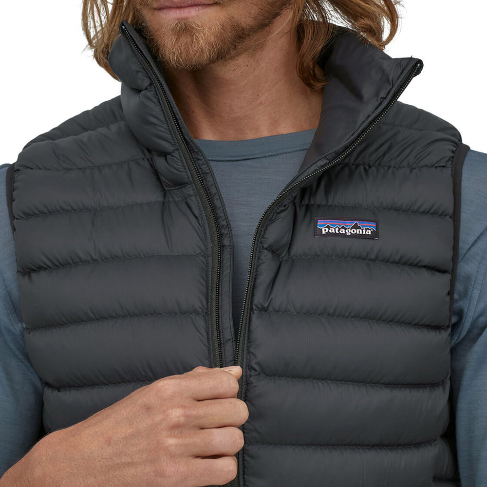 
                      
                        Patagonia Vest Down Sweater black
                      
                    