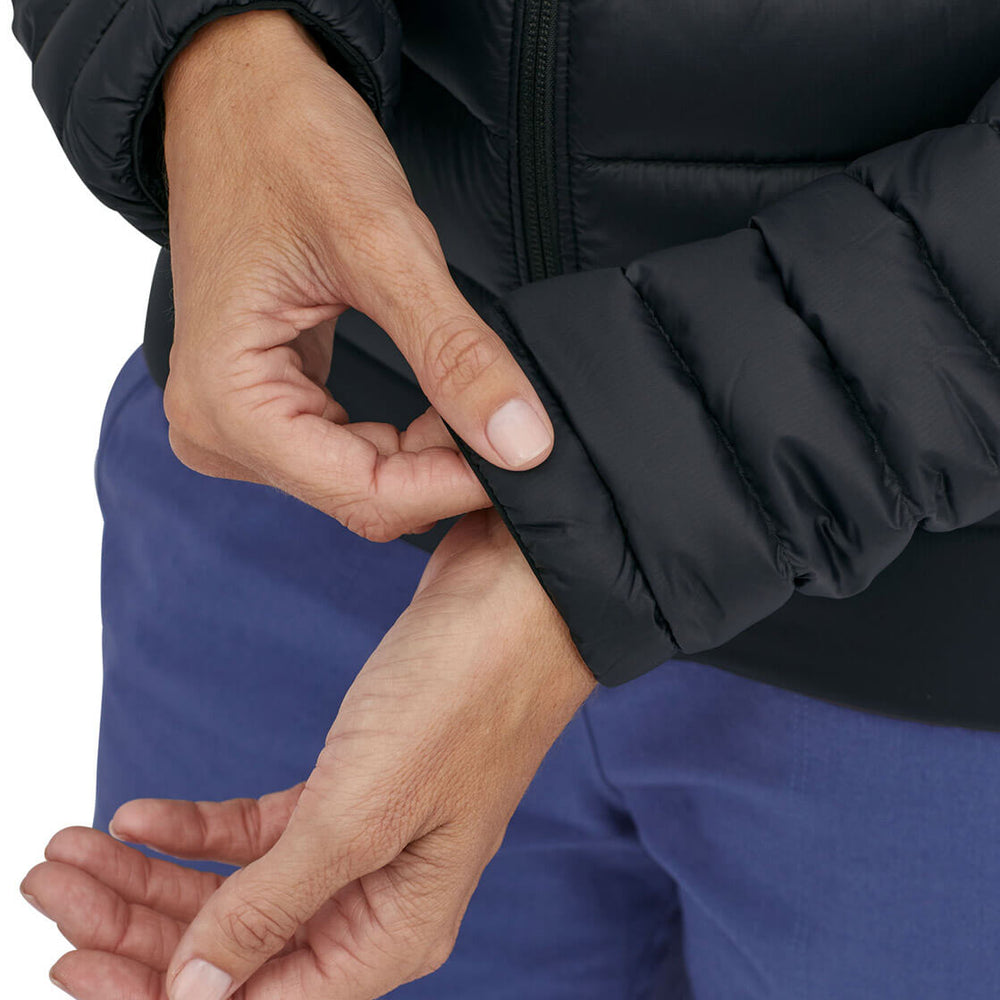 
                      
                        Patagonia W Jacket Down Hoody black
                      
                    