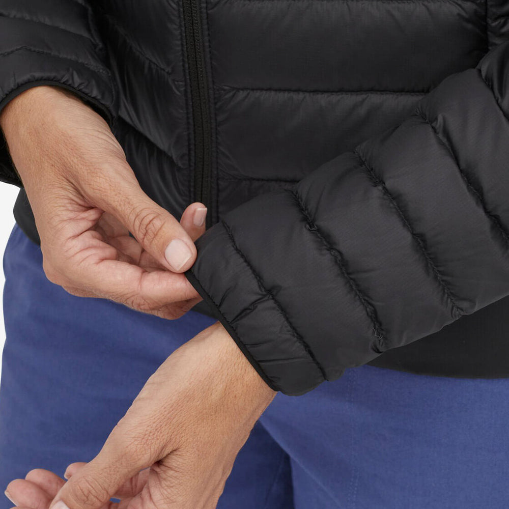 
                      
                        Patagonia W Jacket Down Sweater black
                      
                    