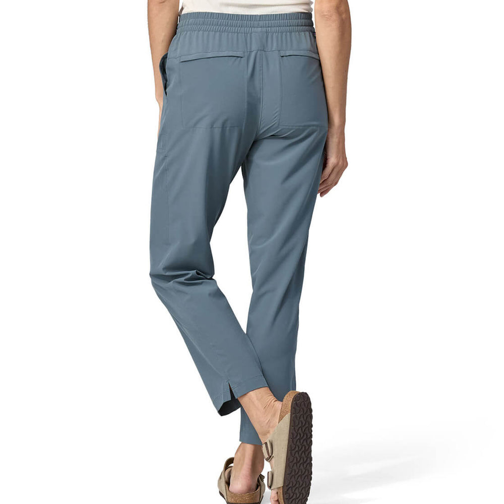 
                      
                        Patagonia W Pants Fleetwith blue nouveau green
                      
                    