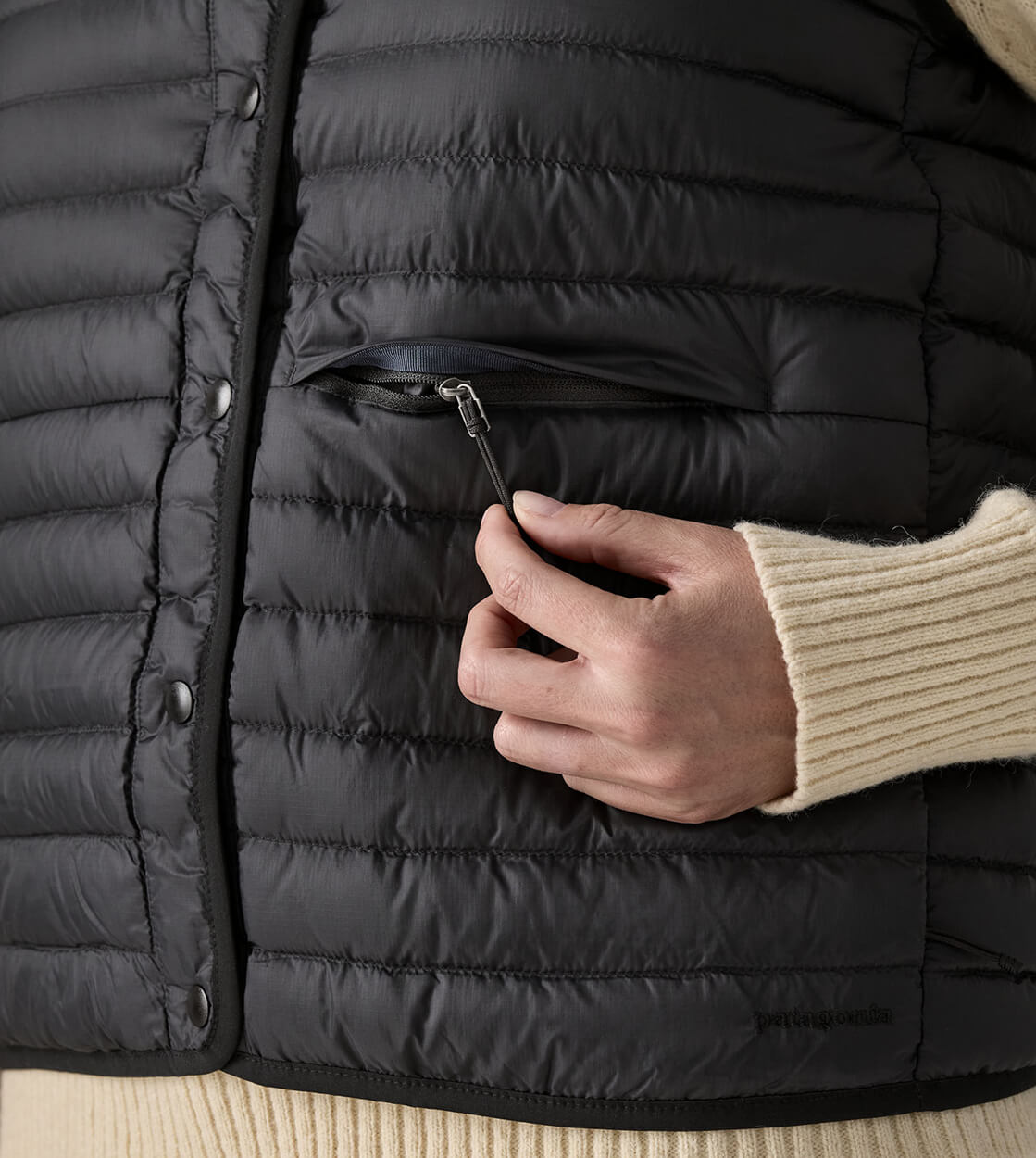 Patagonia W Vest LW Reversible Down black
