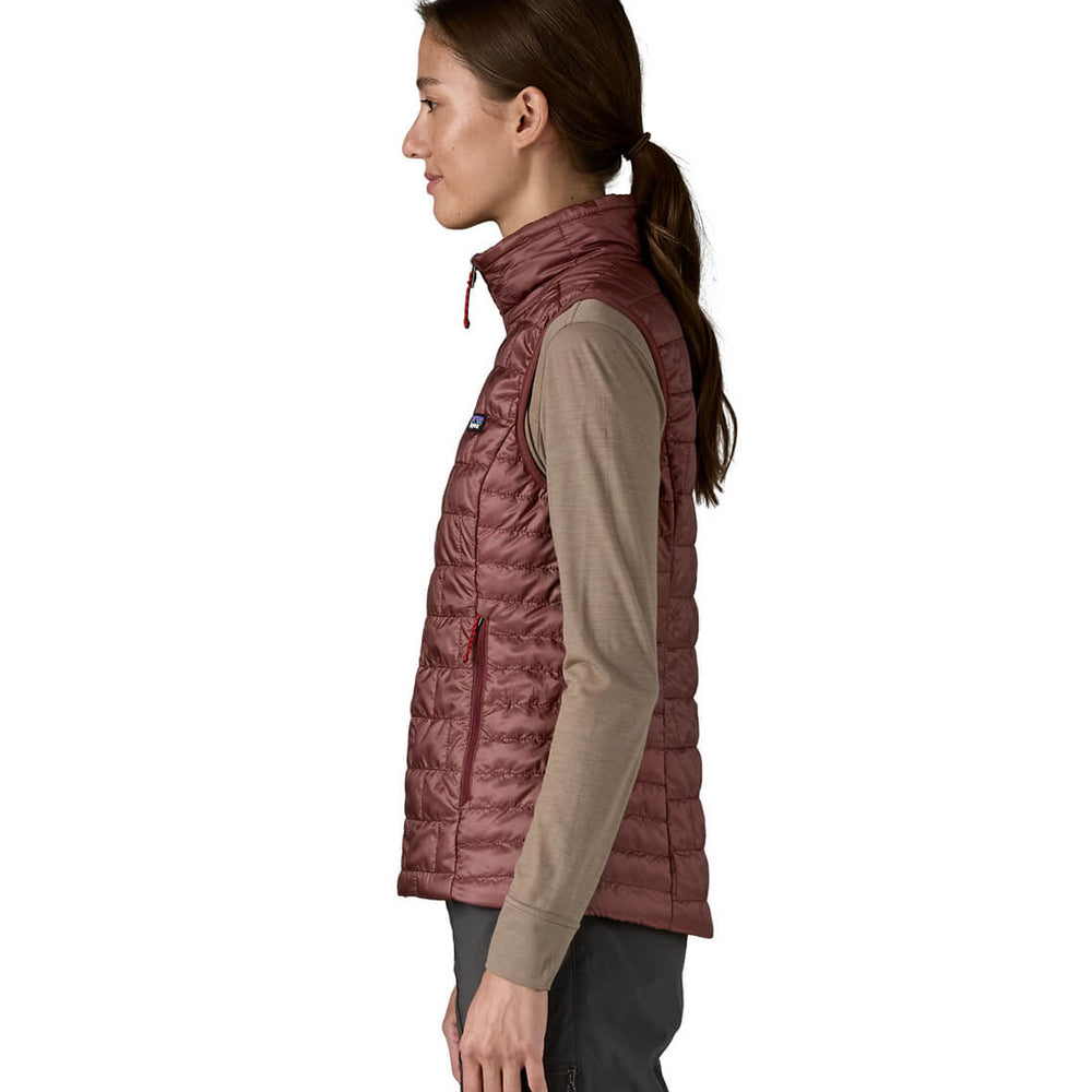 
                      
                        Patagonia W Vest Nano Puff red dark ruby
                      
                    