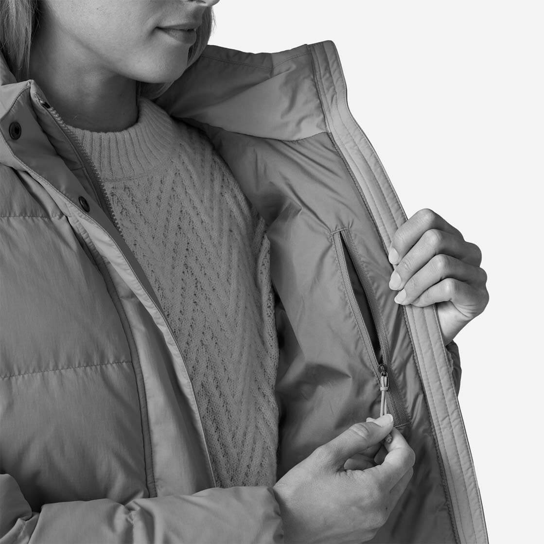 Patagonia W Winterjacket Sisar Down Hooded black