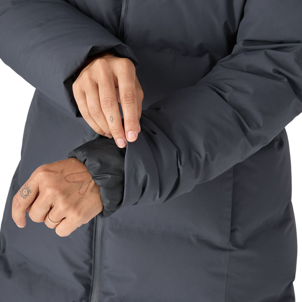 
                      
                        Patagonia W Winterparka Jackson Glacier H2NO Edition blue smolder
                      
                    