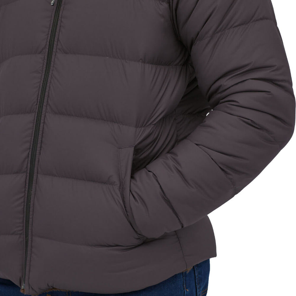 
                      
                        Patagonia Winterjacket Silent Down Reversible black ink
                      
                    