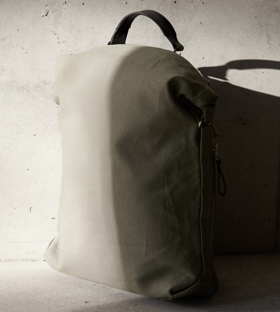 Qwstion Backpack Roll Pack limestone