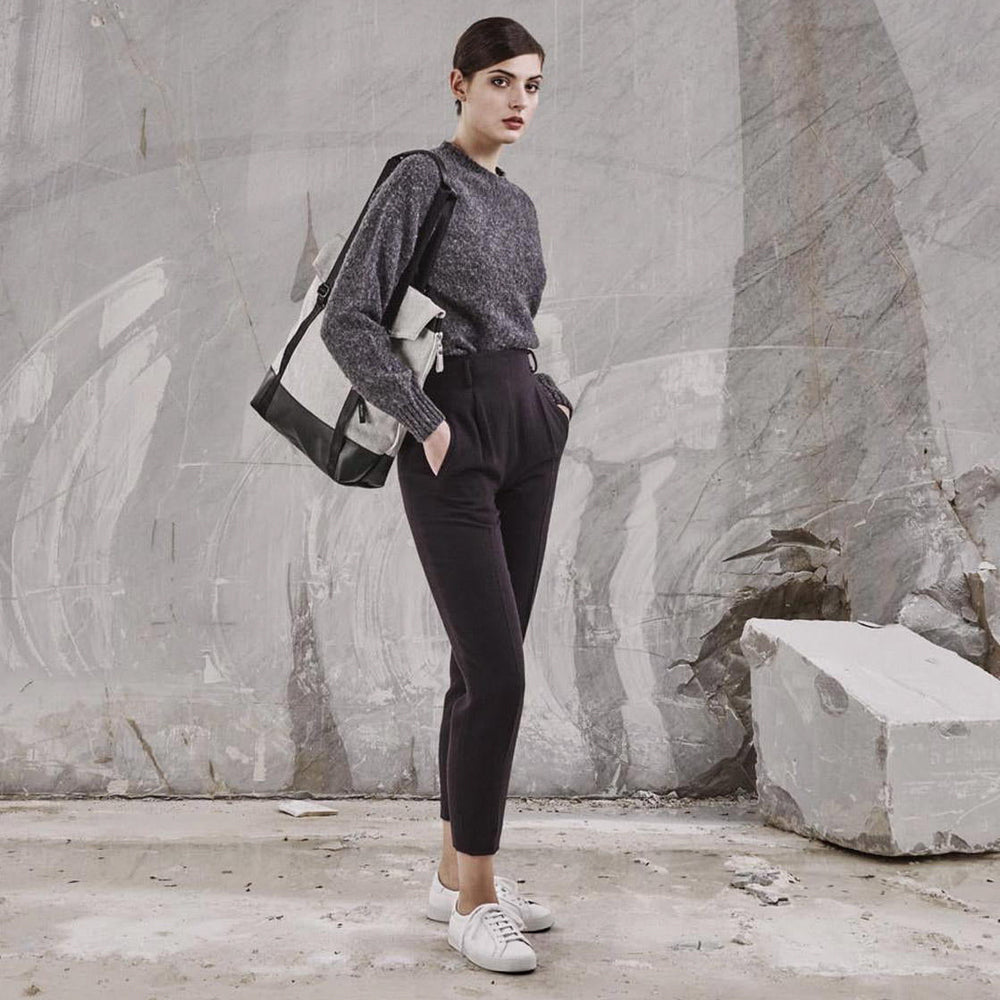 
                      
                        Qwstion Bag Tote raw blend leather canvas
                      
                    