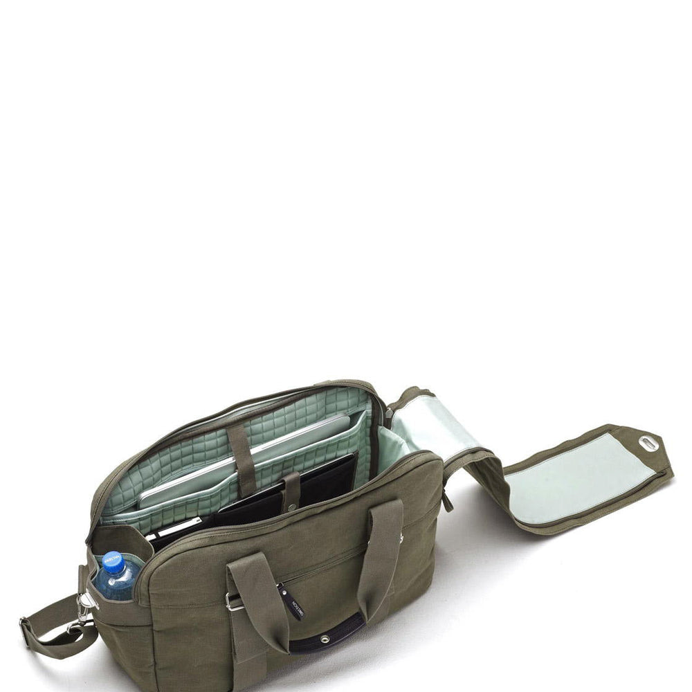 
                      
                        Qwstion Bag Weekender organic olive
                      
                    