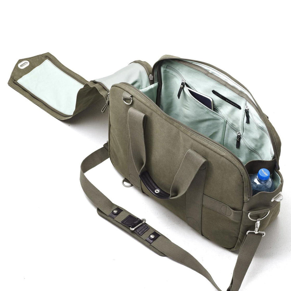
                      
                        Qwstion Bag Weekender organic olive
                      
                    
