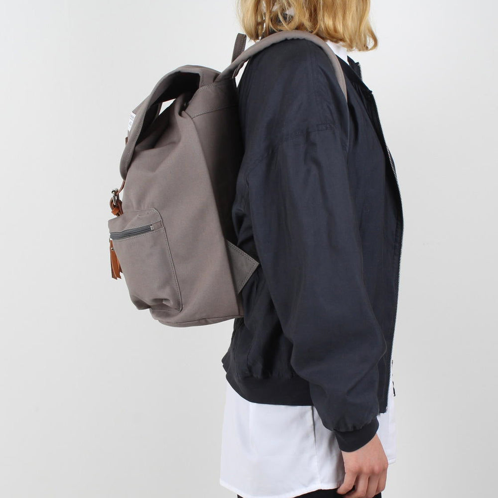 
                      
                        Sandqvist Backpack Roald grey
                      
                    