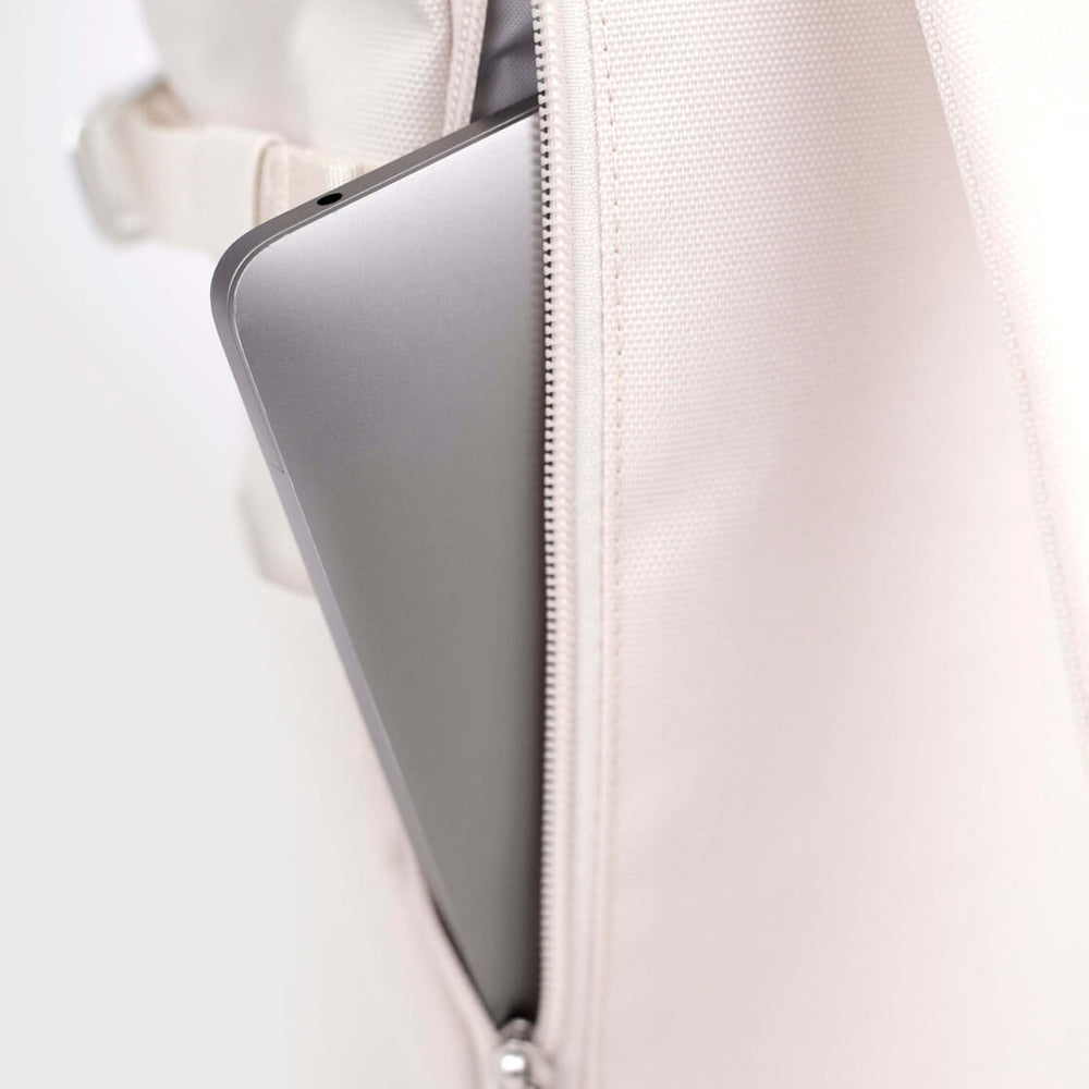 
                      
                        Sandqvist Backpack Rolltop L Icon beige birch
                      
                    