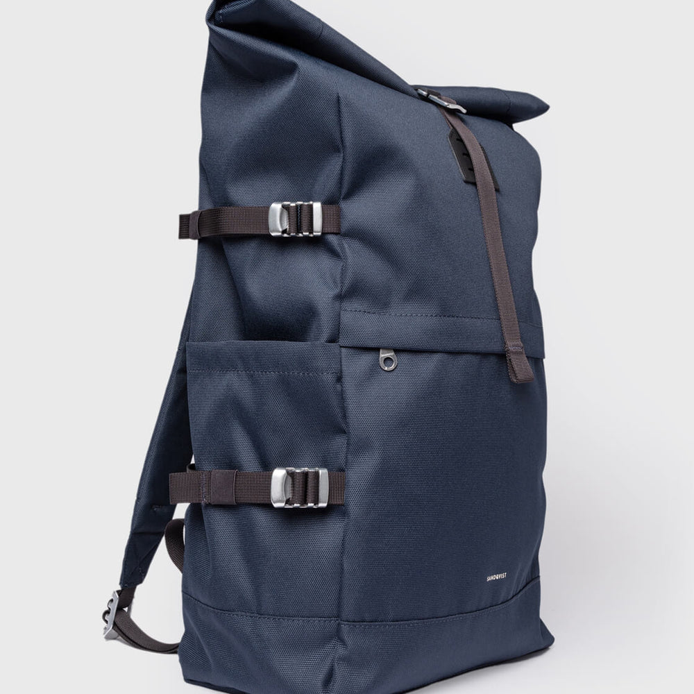 
                      
                        Sandqvist Backpack Rolltop L Icon blue navy with black leather
                      
                    