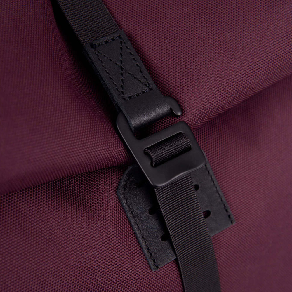 
                      
                        Sandqvist Backpack Rolltop L Icon red cabernet
                      
                    