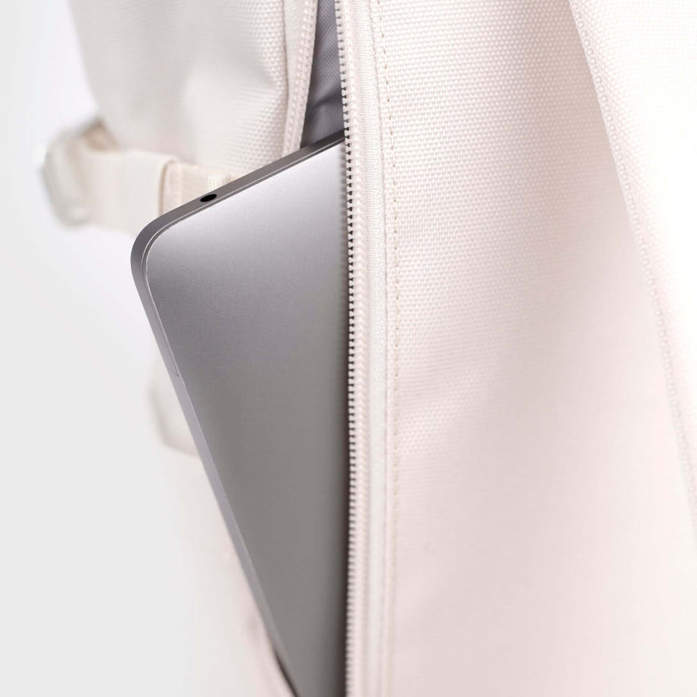 
                      
                        Sandqvist Backpack Rolltop M Icon beige birch
                      
                    