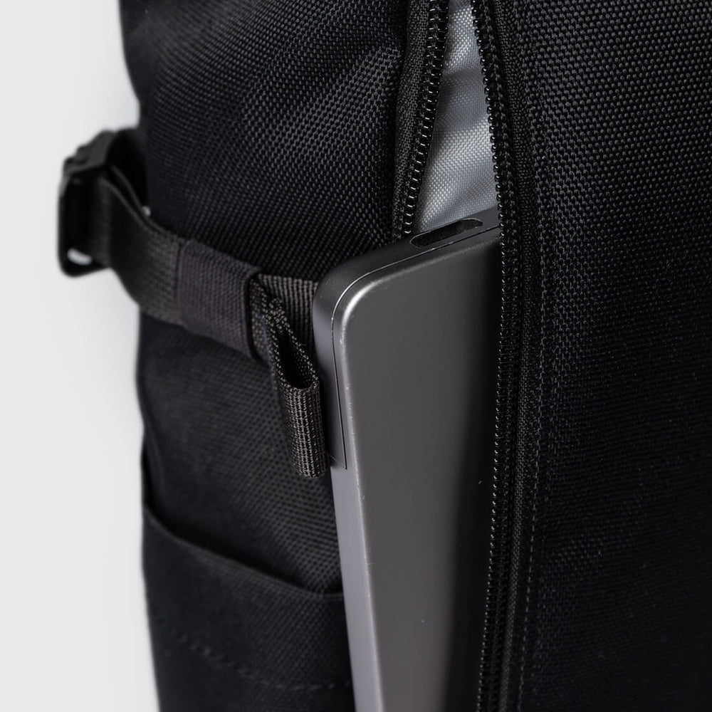 
                      
                        Sandqvist Backpack Rolltop M Icon black/black with black leather
                      
                    