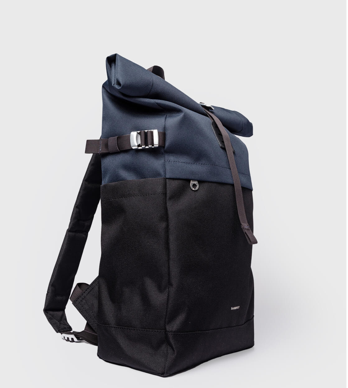 Sandqvist Backpack Rolltop M Icon blue multi black/navy with black leather