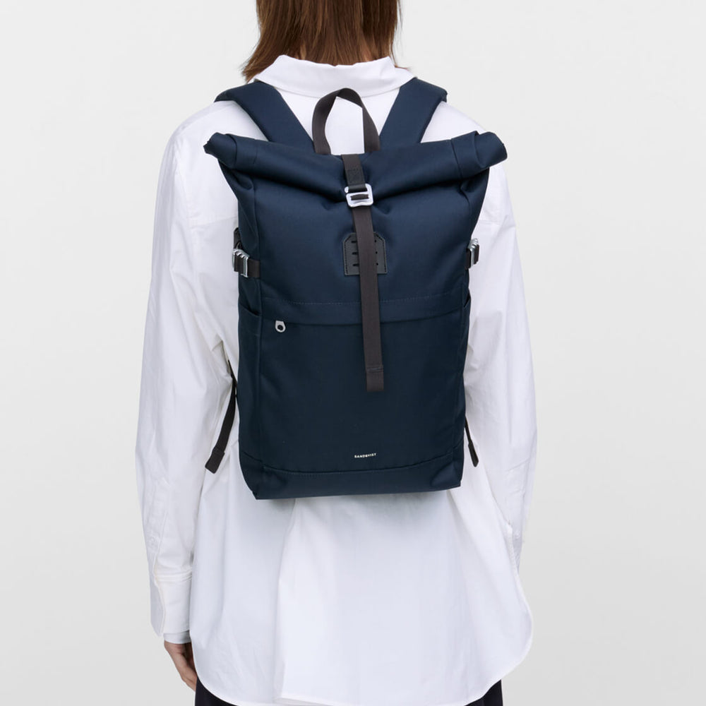 Sandqvist Backpack Rolltop M Icon blue navy with black leather