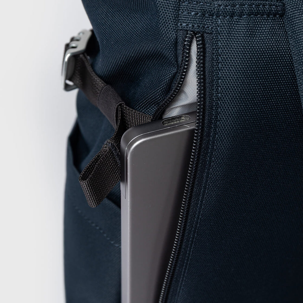 
                      
                        Sandqvist Backpack Rolltop M Icon blue navy with black leather
                      
                    