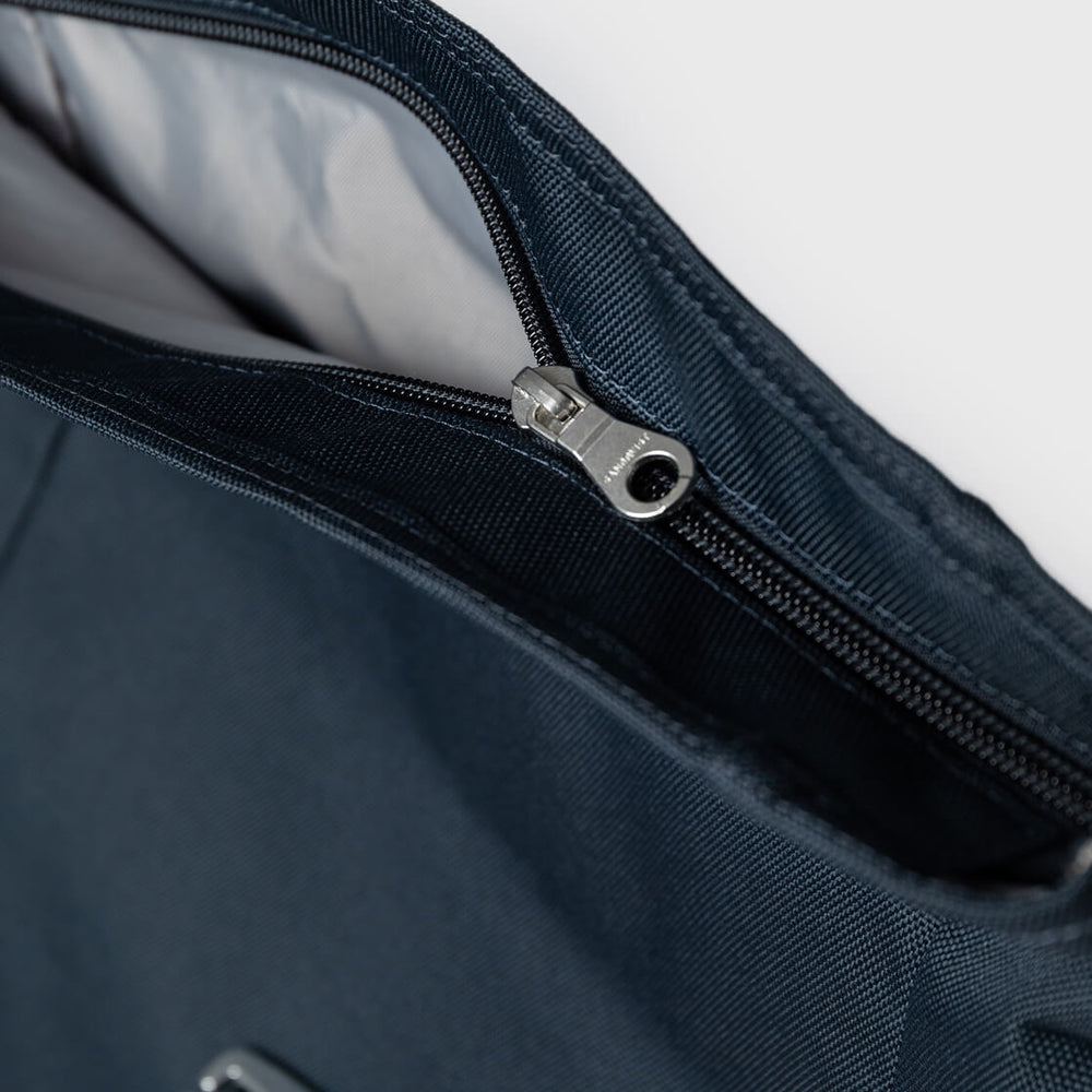 
                      
                        Sandqvist Backpack Rolltop M Icon blue navy with black leather
                      
                    